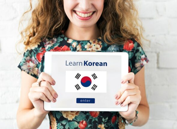 impara-il-concetto-di-educazione-online-della-lingua-coreana_53876-132635